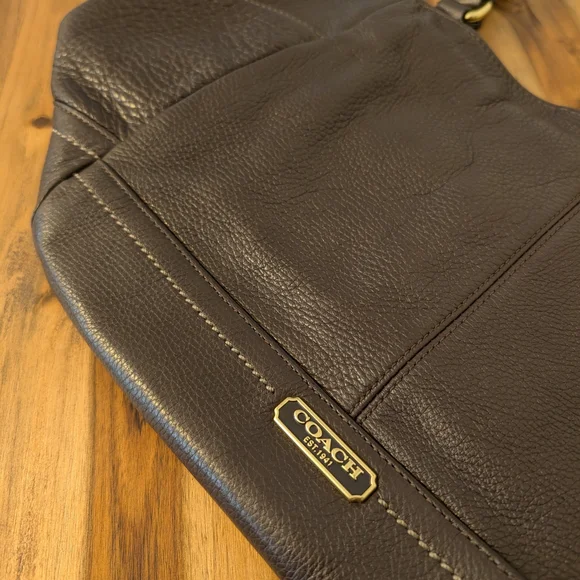 Vintage Y2K Style Coach Should Bag - Picture 2 of 3